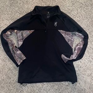Browning black and camo pullover
